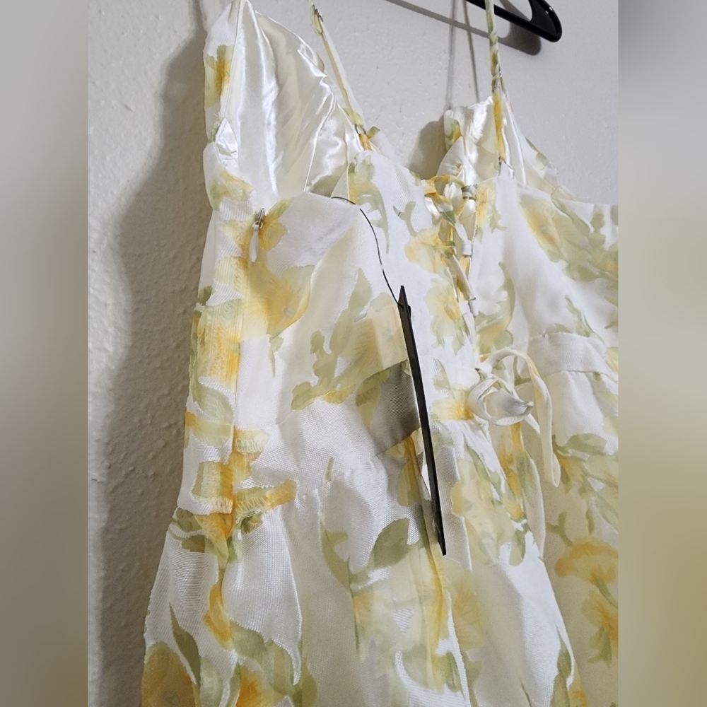 Lulus Gorgeous Occasion Cream Floral Burnout Lace-Up Tiered Maxi Dress M Wedding - Picture 12 of 13